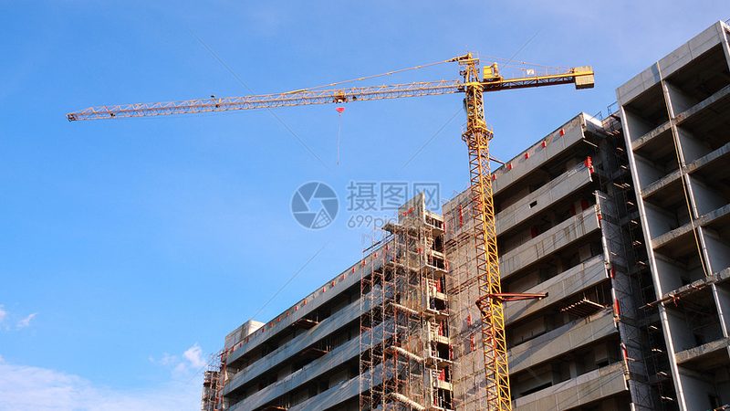 建筑工程施工电梯型号参数解析：关键指标与选型逻辑**